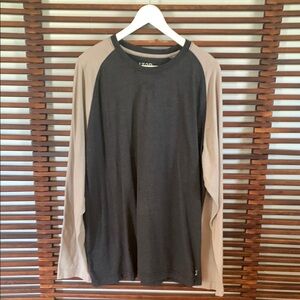 IZOD Men's Black and Tan Long Sleeve Shirt